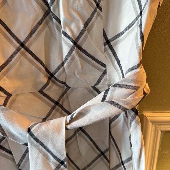 Calvin Klein Sleeveless Plaid Dress - Picture 3 of 10